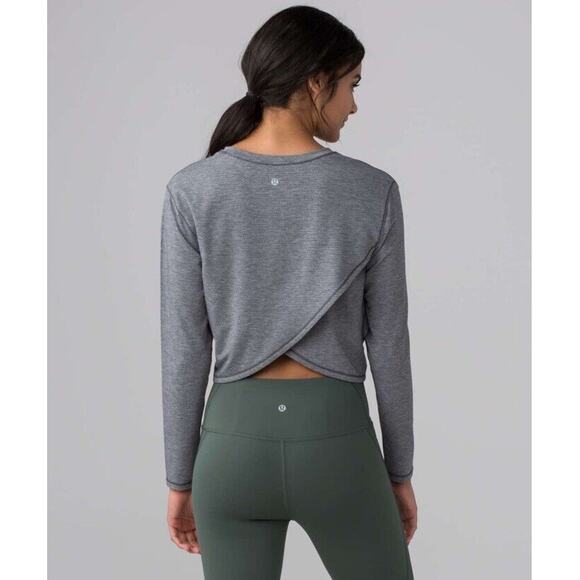 lululemon athletica Tops - Lululemon Pushing Limits Long Sleeve Gray Top *LARGE Split Back Cropped EUC